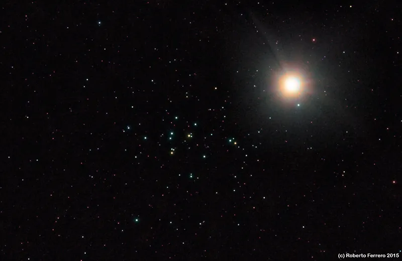 发生在2015年6月13日的金星合鬼宿星团照片,由Roberto Ferrero拍摄,来源:sky & telescope