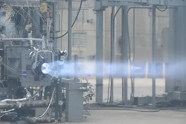 已成功进行了251秒的引擎发动测试。A successful 251-second hot fire test has been carried out. (NASA)